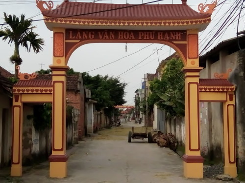 Cổng l&agrave;ng Ph&uacute; Hạnh